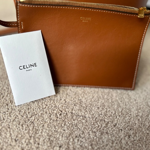CELINE Bucket 16 Bag Smooth Calfskin Tan - Picture 9 of 11